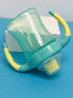 Ελεύθερος 6 μήνας μη χυσιμάτων BPA φλυτζάνι μετάβασης μωρών 7 ουγγιών