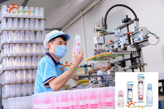 Ανθεκτικά στη θερμότητα γεια μπουκάλια σίτισης μωρών γυαλιού λαιμών 9oz 250ml διαφάνειας τυποποιημένα